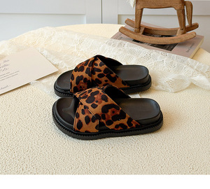 Sandali Estivi Nuovi 2026 per Bambine Stile Coreano con Stampa Leopardata/Zebra, Ciabatte Slip-On con Suola in Tendine di Manzo - Product Image 6