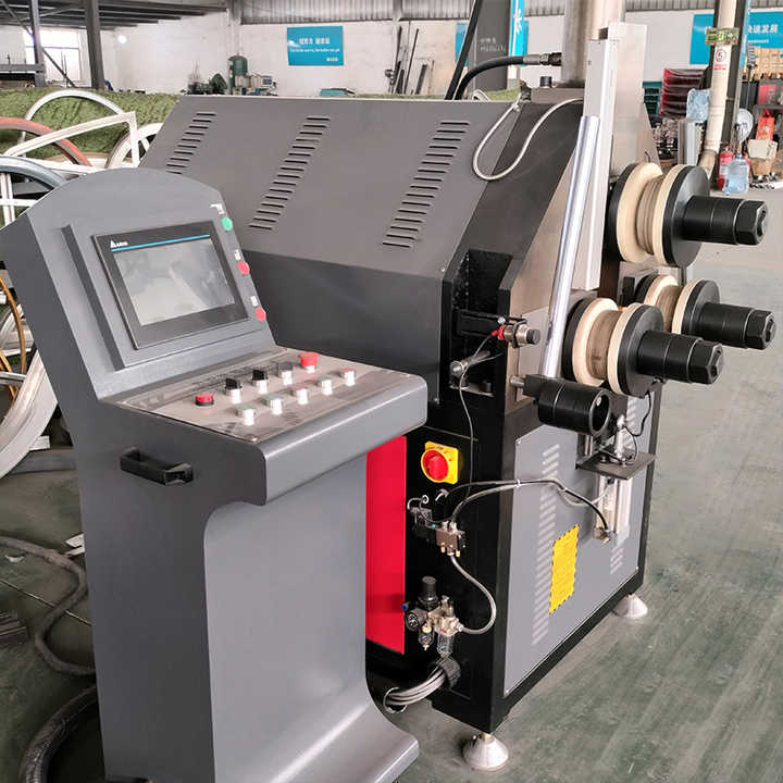 Customizable vertical bending machine for door and window profiles