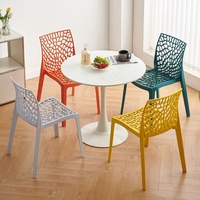 Chaise de salle à manger d'extérieur pliable en plastique, style nordique moderne et minimaliste, avec dossier, pour la maison, les restaurants et les conférences, luxe léger