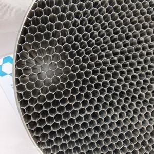 Guide d'ondes en nid d'abeille en acier inoxydable pour la ventilation industrielle moderne dans les systèmes CVC - Product Image 4