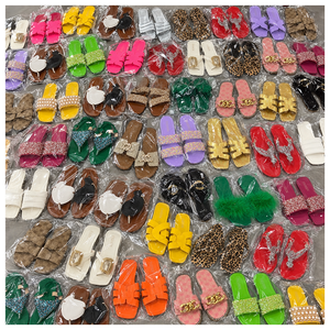 Chaussons pour femmes en PU, tongs décontractées, sandales plates d'été pour régions tropicales, semelle intermédiaire en PVC, semelle extérieure en PVC, vente en gros - Product Image 1