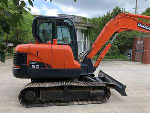 Mini pelleteuse Doosan DX60 d'occasion 6 tonnes en bon état avec moteur central Vente bon marché Modèles DX18 DX55 DX75 DX225 DX300 DX500 - Product Image 2