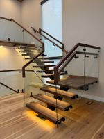Support de main courante carré moderne en acier inoxydable noir mat avec fixation en verre, réglable et pivotant, pour escalier extérieur
