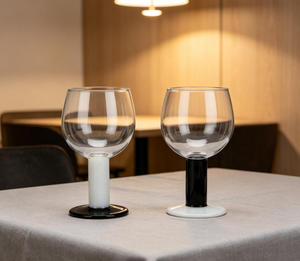 Verres à vin rouge bordeaux bicolores personnalisés en gros pour mariage - Product Image 2
