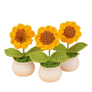 Pianta Artificiale Decorativa da Tavolo a Forma di Girasole Piccolo, Fatta a Mano all'Uncinetto, Stile Pastorale, per Studio e Arredamento - Product Image 1
