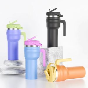 Bouteille d'eau isotherme de créateur en acier inoxydable à double paroi avec sangle – Vente en gros - Product Image 6