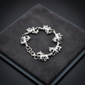 Brazalete de Cadena Minimalista con Eslabones de Caballo en Plata 925 - Product Image 2
