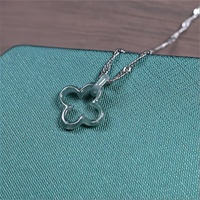 Collier en jade trèfle à quatre feuilles bleu de grade A
