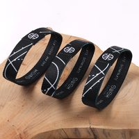 Maßgefertigte Elastische Armbänder mit Logo Markenkarte Holografische Verpackung für Veranstaltungen Einzelhandel Werbegeschenke