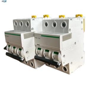 Disjoncteur miniature IC65N 3P D25A AC 400V à montage sur rail MCB pour la protection des équipements d'automatisation - Product Image 1