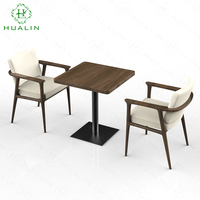 Ensemble de table à manger, de chaises et de banquettes en bois massif HUALIN Restaurant ; Usine de personnalisation de mobilier de restaurant
