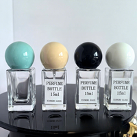 Flacon de parfum en verre transparent carré de luxe de 15 ml, mini flacon pulvérisateur version Q en stock