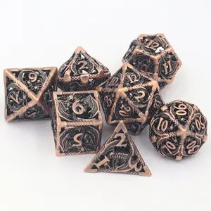 Hoge Kwaliteit Custom Metalen Dobbelstenen Pak Holle Veelvlakkige Draak En Kerker Dobbelstenen Creatieve Running Dobbelstenen Pak Voor Games