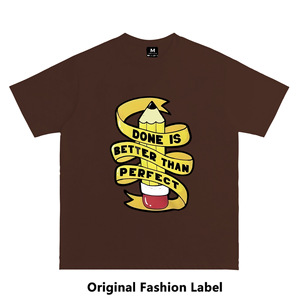 T-shirt Unisex in Puro Cotone Stile Americano, Nuova Collezione con Stampa Cartoon Disegnata a Matita, Collo Tondo, Vestibilità Ampia, Manica Corta - Product Image 6
