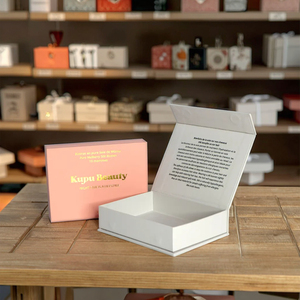 Caja de Regalo de Cartón Rígido Negro Personalizada de Lujo, Estilo Libro, con Cierre Magnético - Product Image 3