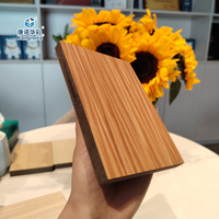 Armoire de cuisine moderne minimaliste Kangnuo en MDF de qualité supérieure avec îlot pour appartement