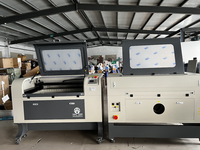 Machine de gravure/découpe laser Haotian HT-690 avec type de portique à pieds pour le bois, le caoutchouc, les magasins de détail, les hôtels, prend en charge les formats AI, BMP, PLT