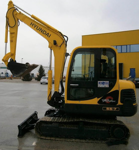 Pelle mécanique sur chenilles originale de la Corée Hyundai 55-9 Hyundai à haut rendement en bon état en vente - Product Image 5