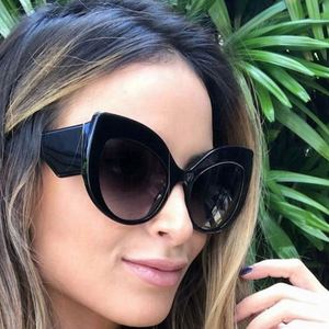 Nouvelles Arrivées Mode Rétro : Lunettes de Soleil Oversize Femme, Monture Large Dégradée, Style Œil de Chat, Collection Femme 2021 - Product Image 1