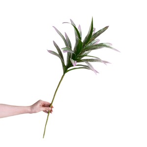 Plante artificielle de lys Secret Garden, branche unique, feuillage vert en PVC, décoration pour mariage et maison - Product Image 1