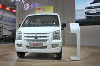 Mini-fourgonnette à moteur essence Dongfeng 4x2 Well-being C37, voiture de tourisme pour 7, 9 ou 11 places