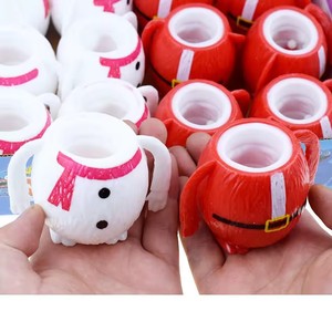 Nuevo Vaso Creativo de Santa Claus para Niños, Juguete para Exteriores con Música al Apretar, Vaso de Muñeco de Nieve para Descomprimir, Divertidos Regalos de Broma para Niños - Product Image 2