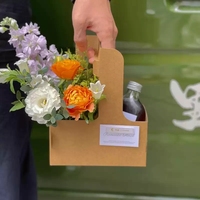 Boîte à fleurs fraîches pour la Saint-Valentin avec porte-gobelet en papier kraft pour thé au lait, boîte cadeau avec finition mate et impression offset