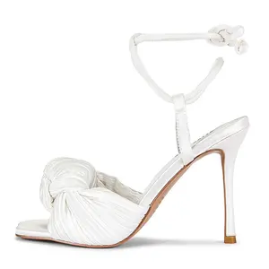 Chaussures d'été blanches pour femmes 4 pouces, vente en gros, chaussures de mariage personnalisées, sandales à talons carrés