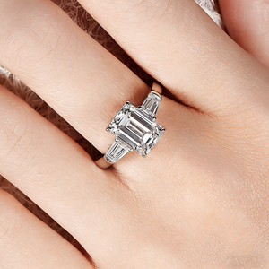 Bague de fiançailles tendance pour femme SGARIT en or blanc 14 carats, diamant de laboratoire VVS D 2 carats, certificat IGI, taille émeraude - Product Image 6