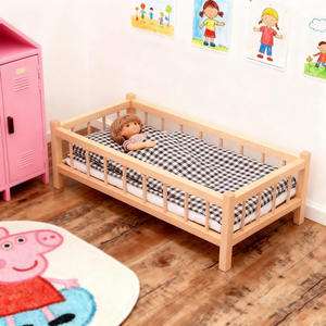 Neues Mädchen-Holzpuppenbett mit Kissen und Decke Rollenspiel-Puppenhausmöbel Natürliches Holzspielzeug für Kleinkinder ab 3 Jahren - Product Image 3