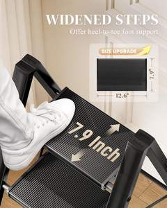 <span class=keywords><strong>Escalera</strong></span> Plegable de 3 Peldaños con Marco de Aluminio, Capacidad de 300 Libras, Acabado Negro Piano Elegante, Diseño Antideslizante, 33.8 Pulgadas - Product Image 3