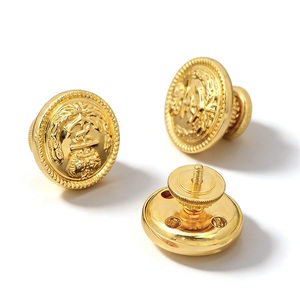 Boutons ronds en métal doré avec logo en relief, style classique pour uniformes et vêtements de cérémonie - Product Image 4