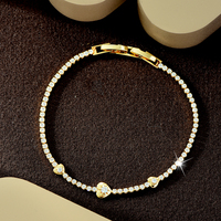 Bracelets et Joncs Originaux et Dynamiques Dorés avec Cœur en Zircon Cubique pour Femme, Accessoires de Fête et de Mariage B137
