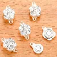 Accessoires de bijoux DIY : Fermoirs magnétiques en alliage électroplaqué en forme de rose pour bracelets, colliers, écharpes et cravates en soie