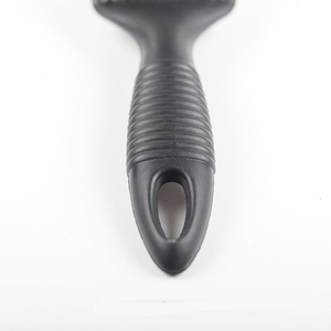 Brosse à poils en acier – Outil de nettoyage robuste pour barbecue avec manche en plastique – Portable, résistant à la rouille, pour gaz et charbon de bois - Product Image 1