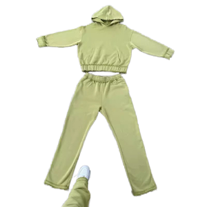 Conjunto de dos piezas de sudadera corta y pantalones anchos de algodón polar para mujer, personalizado por OEM, directo de fábrica. - Product Image 1