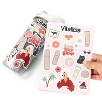 Fabricant d'autocollants pour bouteilles avec impression personnalisée autocollants imperméables pour étiquettes de bouteilles en vinyle autocollants découpés avec logo livraison rapide