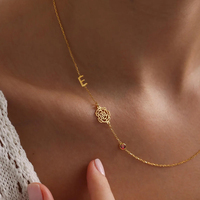 Collier EManco personnalisé avec pendentif lettre florale, chaîne en or, élégant, pour anniversaire, occasion spéciale, cadeau de bijoux pour les fêtes