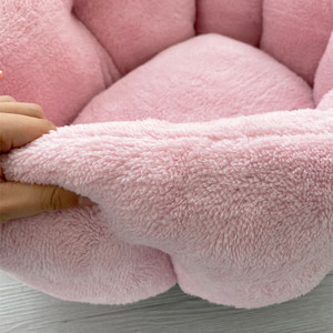 เตียงสัตว์เลี้ยงสีชมพูแบบคลาสสิก ทรงกลม นุ่มพิเศษ อุ่นสบาย ถอดซักได้ พกพาสะดวก สำหรับแมวและสุนัข ใช้ได้ทุกฤดู ภายในบ้าน - Product Image 4