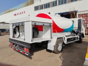 Camion Sinotruk HOWO GPL Bobtail 10000L <span class=keywords><strong>Gaz</strong></span> GPL avec distributeur de remplissage Camion de remplissage de <span class=keywords><strong>gaz</strong></span> GPL de 5 tonnes - Product Image 4