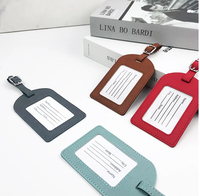 Ensemble de porte-passeport de voyage et d'étiquette à bagages en cuir PU souple, résistant à l'eau, avec logo personnalisé, design luxueux et tendance, avec étiquette nominative à lettres
