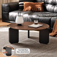 Ensemble de table basse en bois brun minimaliste moderne avec rangement intégré, design artisanal écologique pour les petits salons