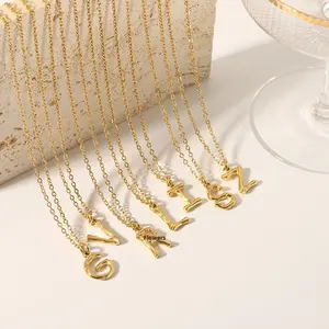 Vente en gros de colliers en acier inoxydable sans décoloration collier à chaîne cubaine en plaqué or 18 carats avec pendentif lettre <span class=keywords><strong>Initia</strong></span> - Product Image 4