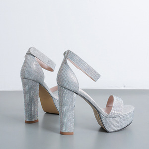 Les dernières chaussures pour femmes à talons épais, ornées de strass, imperméables, avec sandales pour femmes - Product Image 4