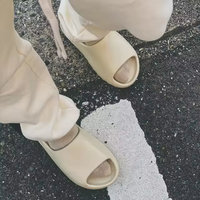 2024 nouveau Logo personnalisé unisexe EVA sandales mousse à mémoire nuage chaussures chaussures originales diapositives maison pantoufles pour femmes et hommes