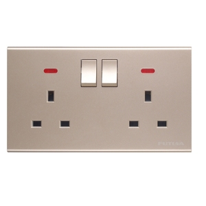 Bán buôn N21 10A/16A 13A đánh giá ổ cắm phổ quát với chuyển đổi và người anh tiêu chuẩn PC thương mại Ổ cắm điện công nghiệp - Product Image 1