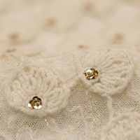 Tissu en maille tricotée 3D à motif floral en corde avec broderie et sequins dorés, textile circulaire stéréoscopique pour robe de mariée pour filles