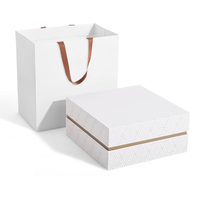 Fabrication d'impression numérique OEM Emballage en papier supérieur fait à la main avec couvercle blanc et boîte de base avec logo