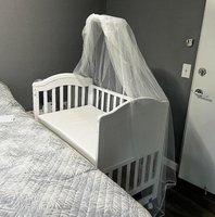 Lit bébé moderne en gros, nouveau design, en bois massif sûr et multifonctionnel pour chambre à coucher