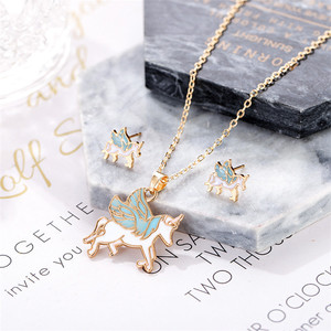 Trendz Offre Spéciale Métal Dégoulinant Artisanat Licorne Fille Enfants Collier Boucles D'oreilles Ensemble De Bijoux - Product Image 5